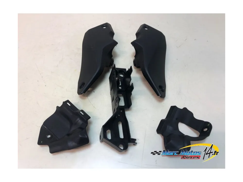Affaire À Saisir PLASTIQUES ET CAOUTCHOUCS DIVERS YAMAHA MT07 TRACER A2 2024
