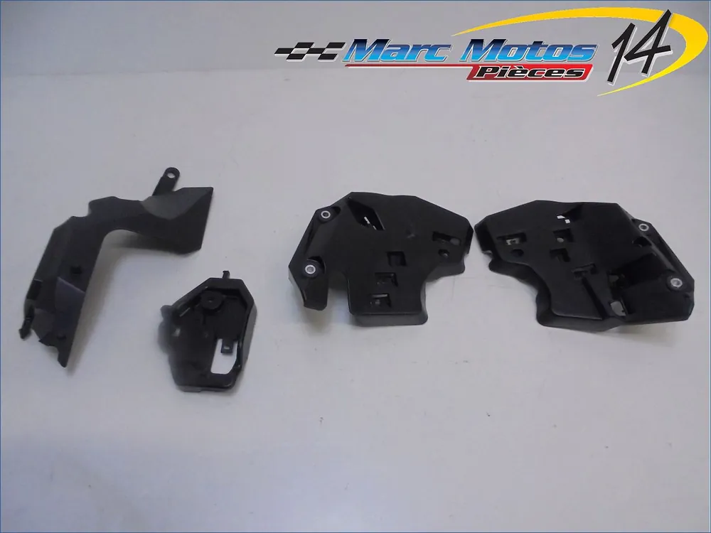 PLASTIQUES ET CAOUTCHOUCS DIVERS YAMAHA MT09 TRACER 2016 Prix Réduit