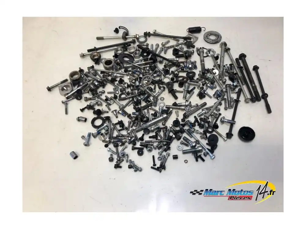 VISSERIE SUZUKI 800 GSX-8S A2 2023 Bon Plan