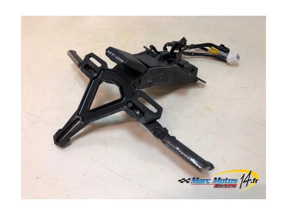 SUPPORT DE PLAQUE YAMAHA MT09 SP 2021 Must-Have