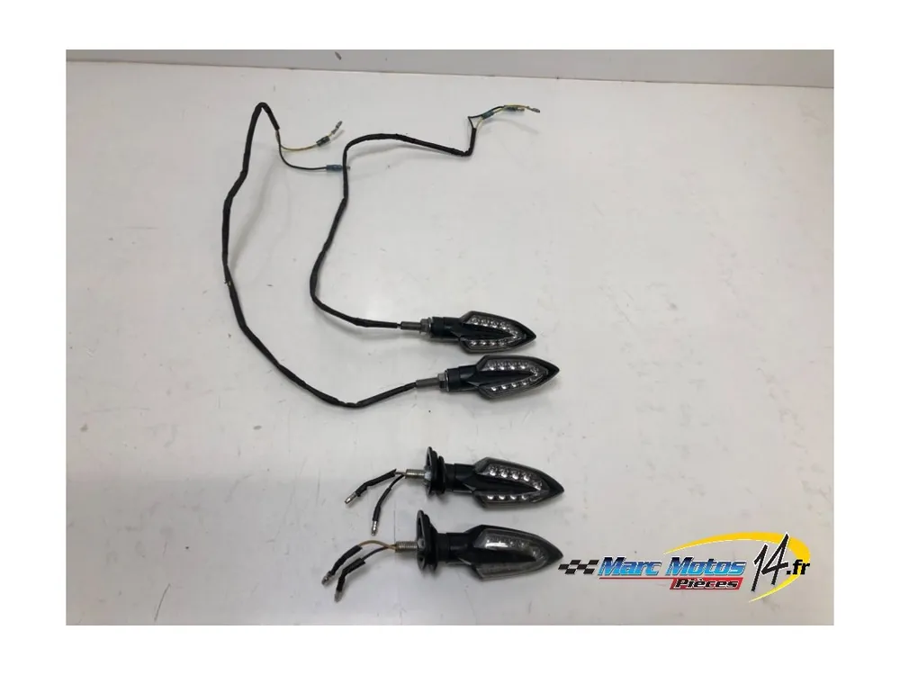 Remise CLIGNOTANTS ADAPTABLES YAMAHA MT09 2013