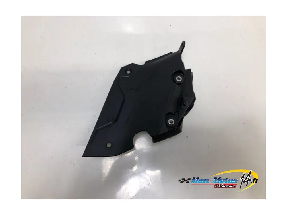 Réduction HABILLAGE DE CARENAGE DROIT YAMAHA MT09 2013