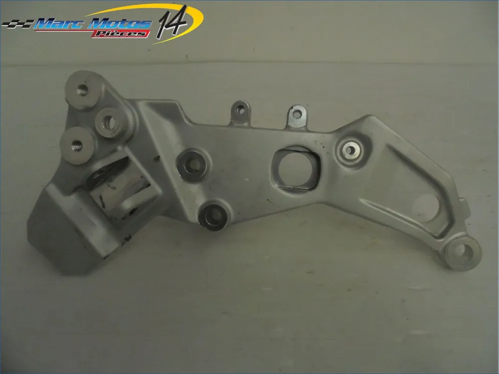 Réduction PLATINE AVANT DROITE BMW F750GS 2018