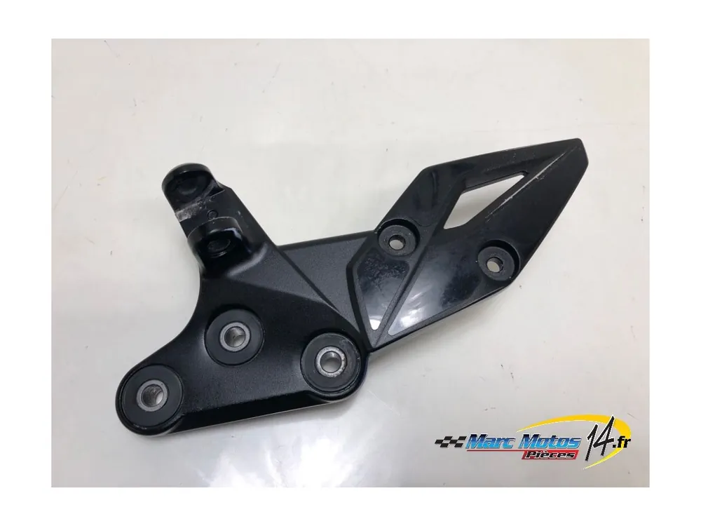Commander Maintenant PLATINE AVANT DROITE SUZUKI 750 GSX-S 2019