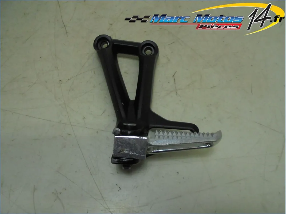 PLATINE ARRIERE GAUCHE YAMAHA MT10 SP 2023 Quantité Limitée