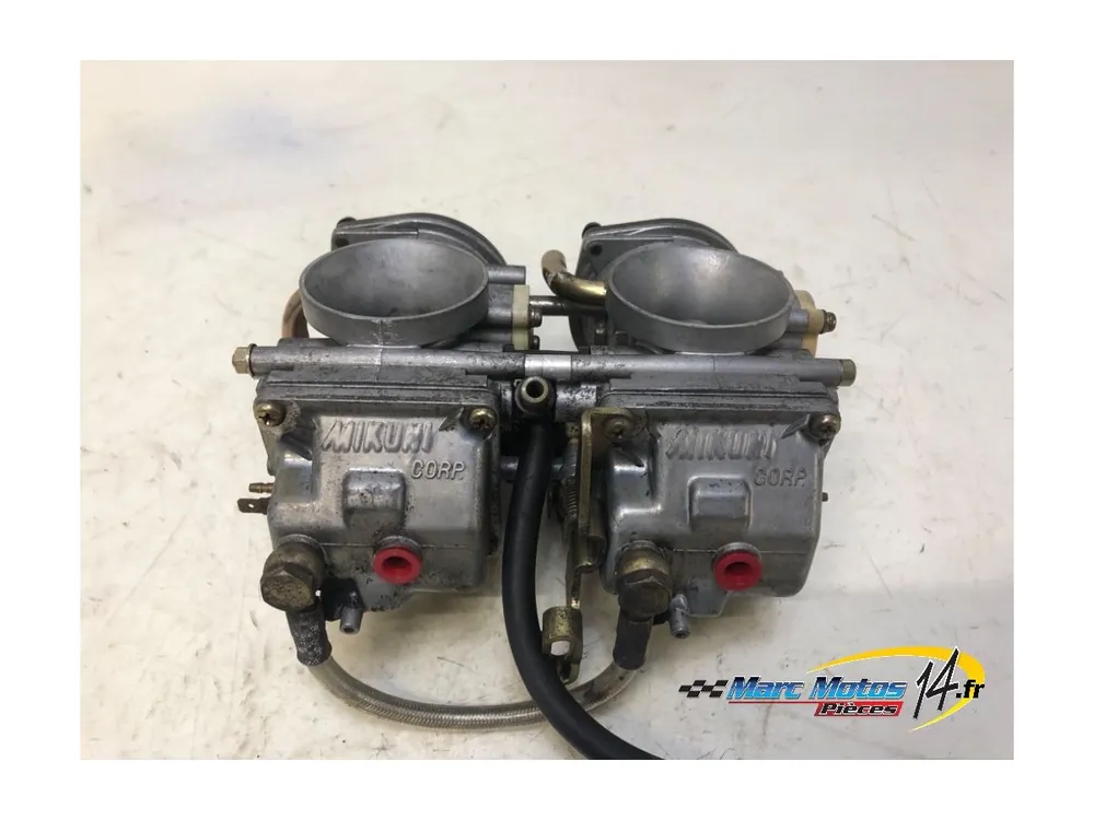 RAMPE DE CARBURATEURS DUCATI 750 MONSTER 1999 Prix Cassé