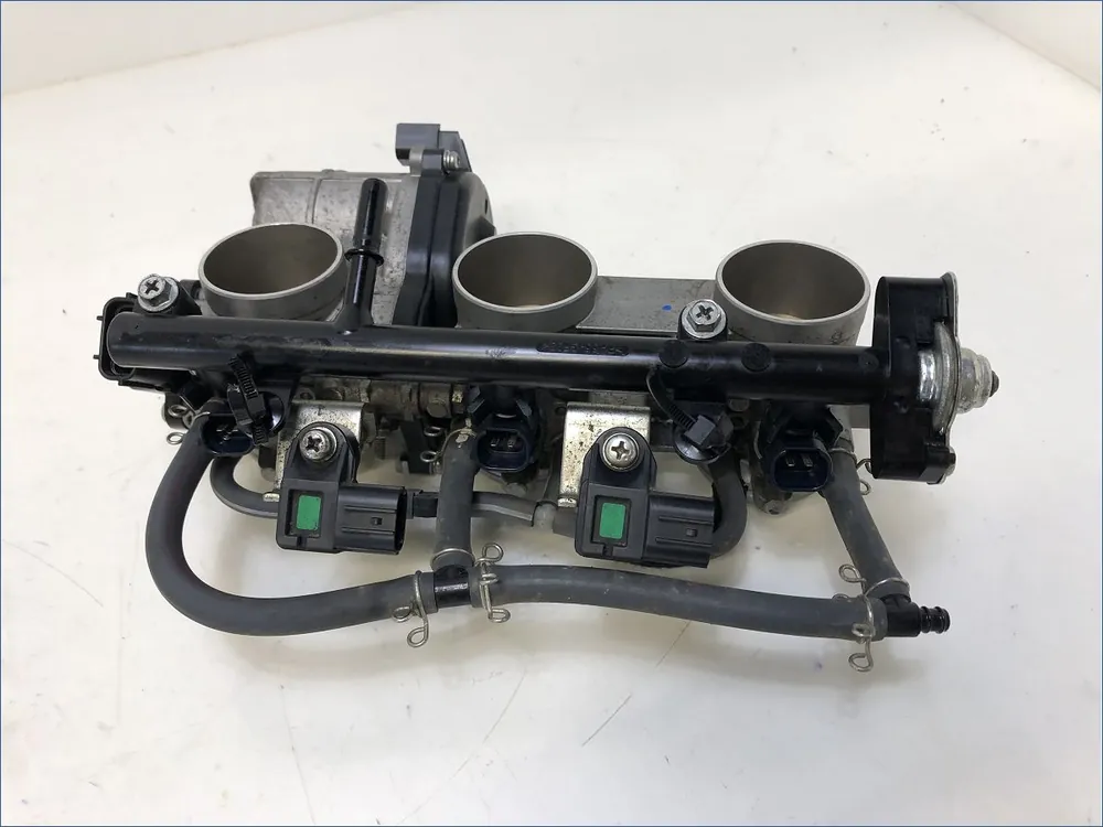 Dernier Modèle RAMPE D‘INJECTION YAMAHA MT09 SP 2021