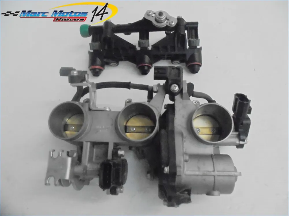 RAMPE D‘INJECTION YAMAHA MT09 2013 Prix Réduit