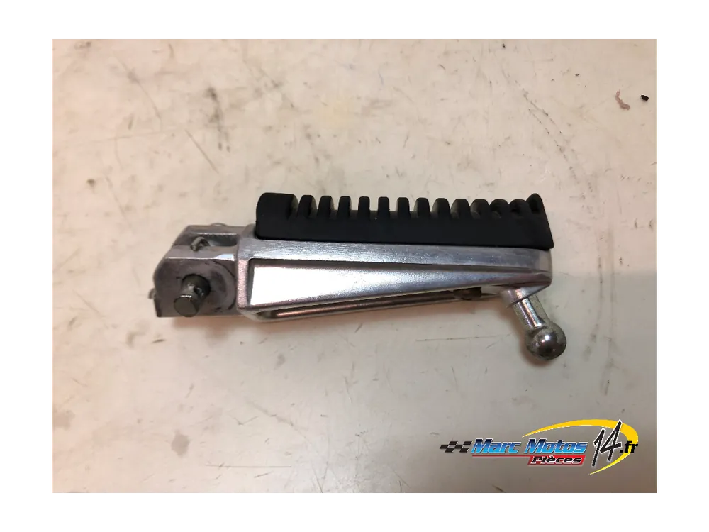 Remise REPOSE-PIED AVANT DROIT YAMAHA 1300 FJR ABS 2020