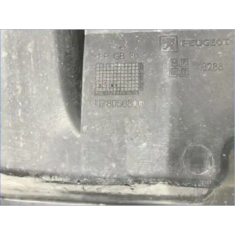 Passage de roue PEUGEOT METROPOLIS 400 2013-2016 Quantité Limitée