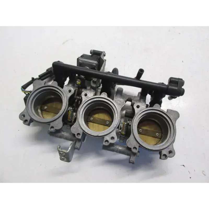 Paiement Sécurisé Rampe d‘injection TRIUMPH DAYTONA 675 2006-2008