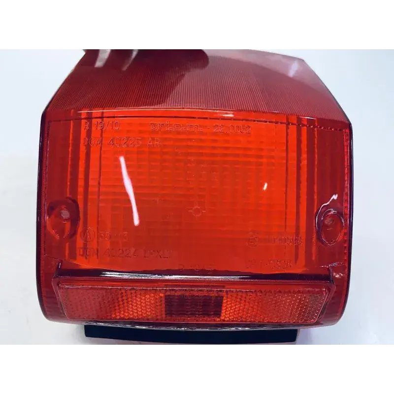 Achat Immédiat Cabochon feu arriere PIAGGIO VESPA 125 1998-2001 PX