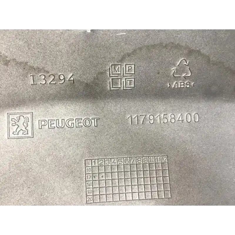 Paiement Sécurisé Cache carenage coque arriere gauche PEUGEOT METROPOLIS 400 2017-2020