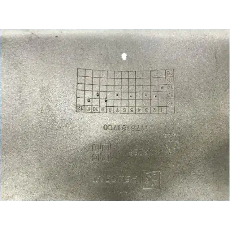 Cache guidon PEUGEOT METROPOLIS 400 2013-2016 Affaire À Saisir