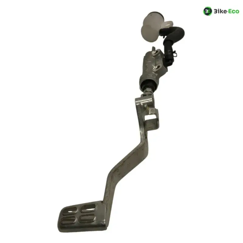 Maitre cylindre frein arriere YAMAHA MT03 320 2020-2024 Produit De Marque