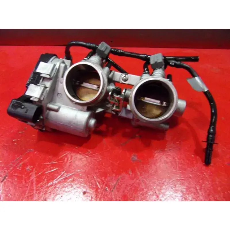 Corps injection droit APRILIA RSV 1000 R TUONO 2011 - 2013 Commander Vite