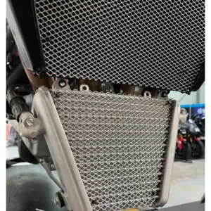 Grille de protection de radiateur d‘huile Honda CBR 1000 RR-R / SP CMS Motostore Livraison Express